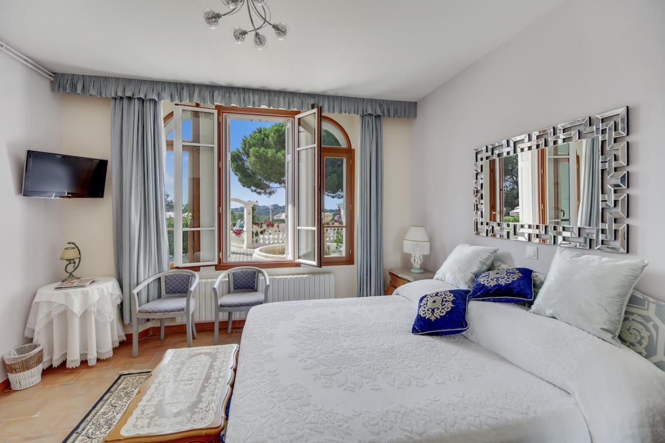 Le Chateau De Mei Lese La Croix-Valmer Habitación foto